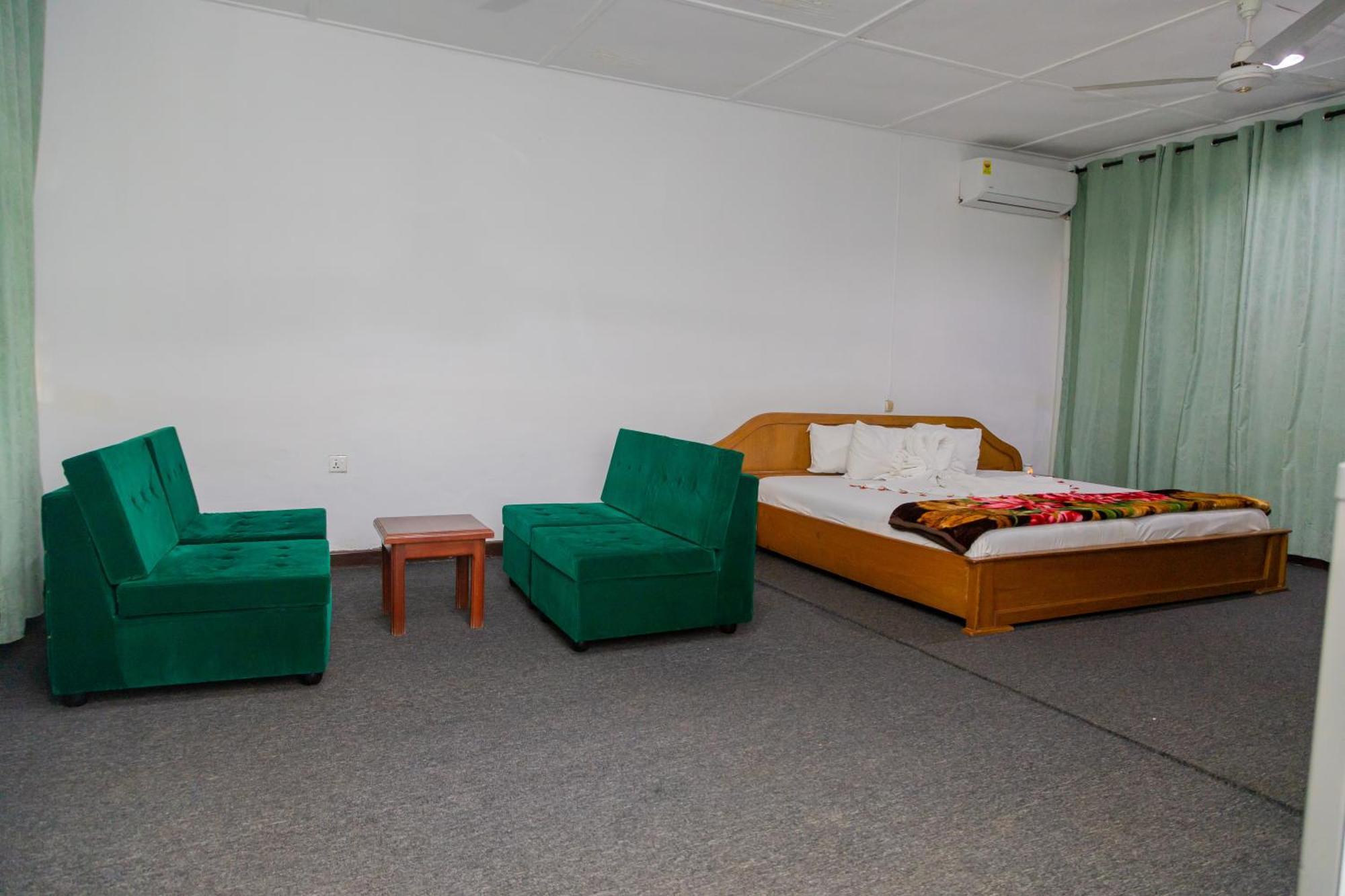 Samaritan Villa Resort And Conference Center クマシ エクステリア 写真