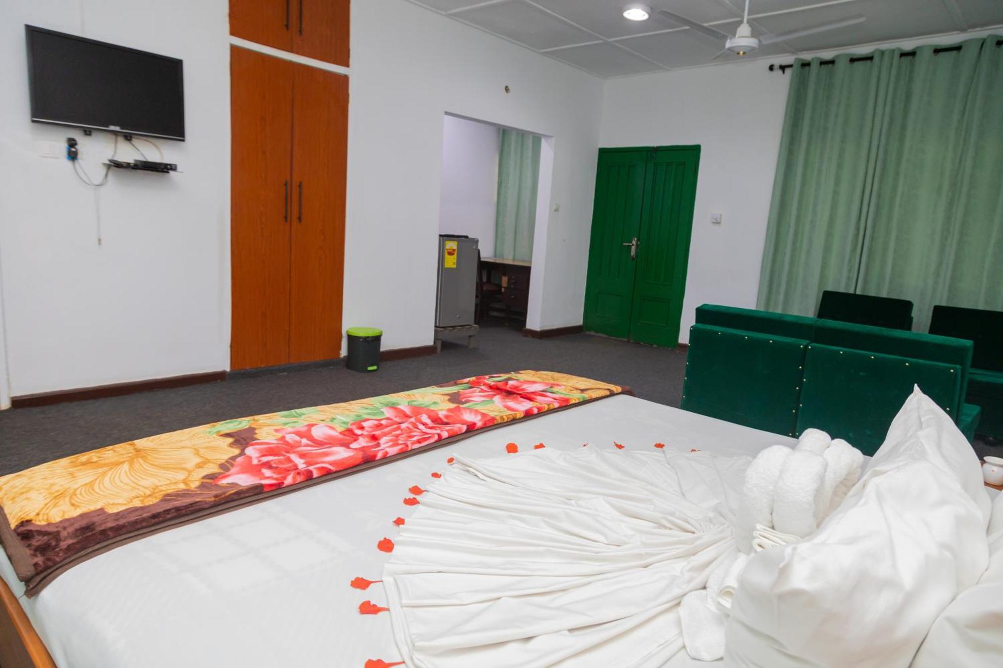 Samaritan Villa Resort And Conference Center クマシ エクステリア 写真