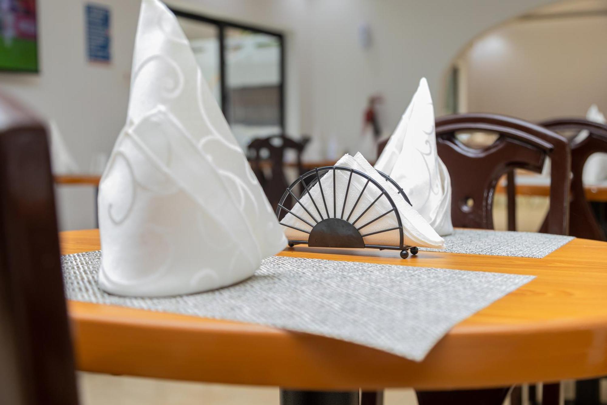 Samaritan Villa Resort And Conference Center クマシ エクステリア 写真